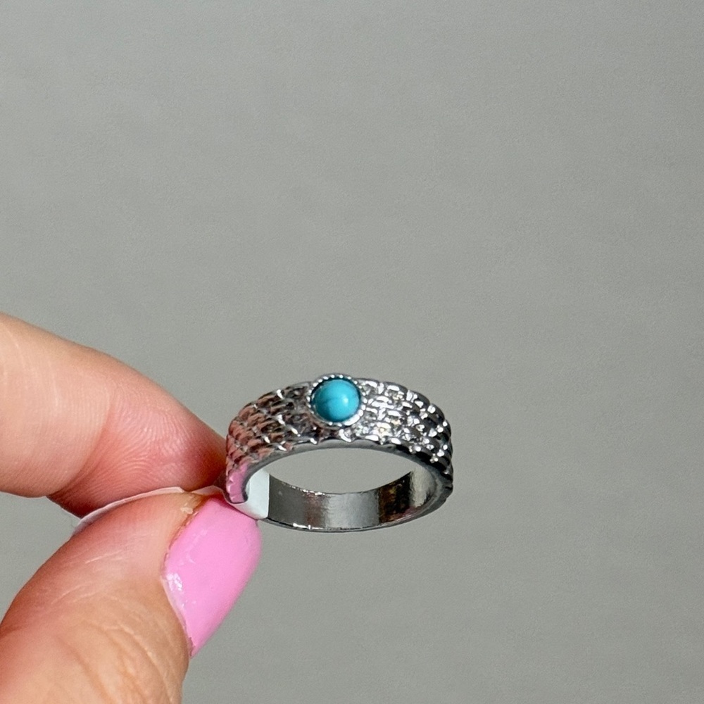 Western Style Silver Ring with Turquoise Stone π - Picture 3 of 7